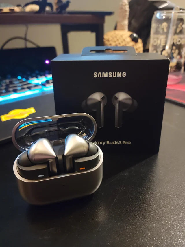 (SAMSUNG GALAXY BUDS 3 PRO +SAMSUNG GALAXY JS WATCH 8 ULTRA )